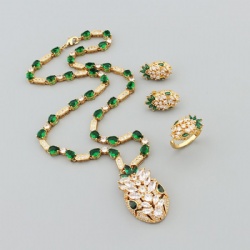 Copper snake head necklace earrings ring set with green eyes zircon full of diamonds