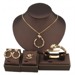 Serpentine necklace, earrings, studs, rings and bracelets set with diamonds inlaid with zircon green eyes gold